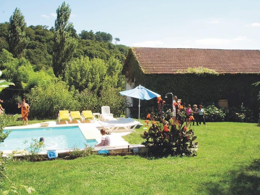 Chambres D'Hotes Domaine De Compostelle Casteide-Candau Екстериор снимка