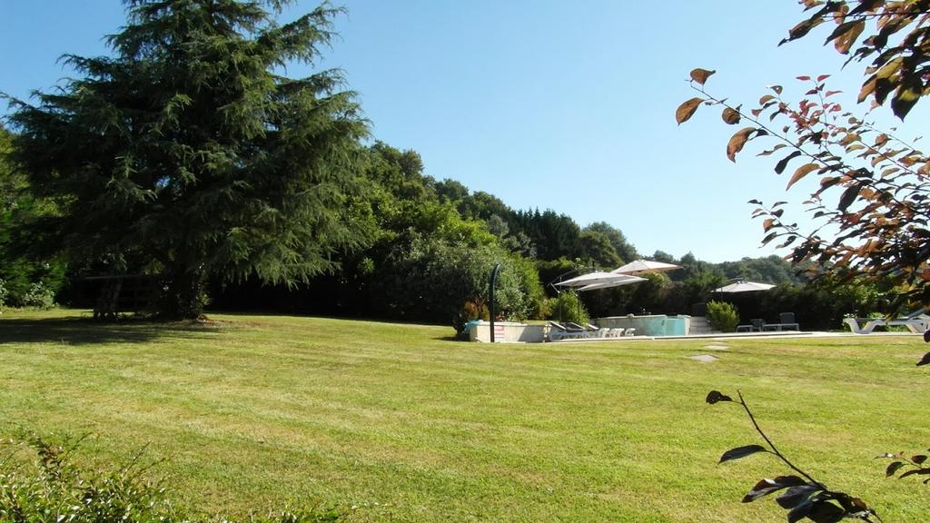 Chambres D'Hotes Domaine De Compostelle Casteide-Candau Екстериор снимка