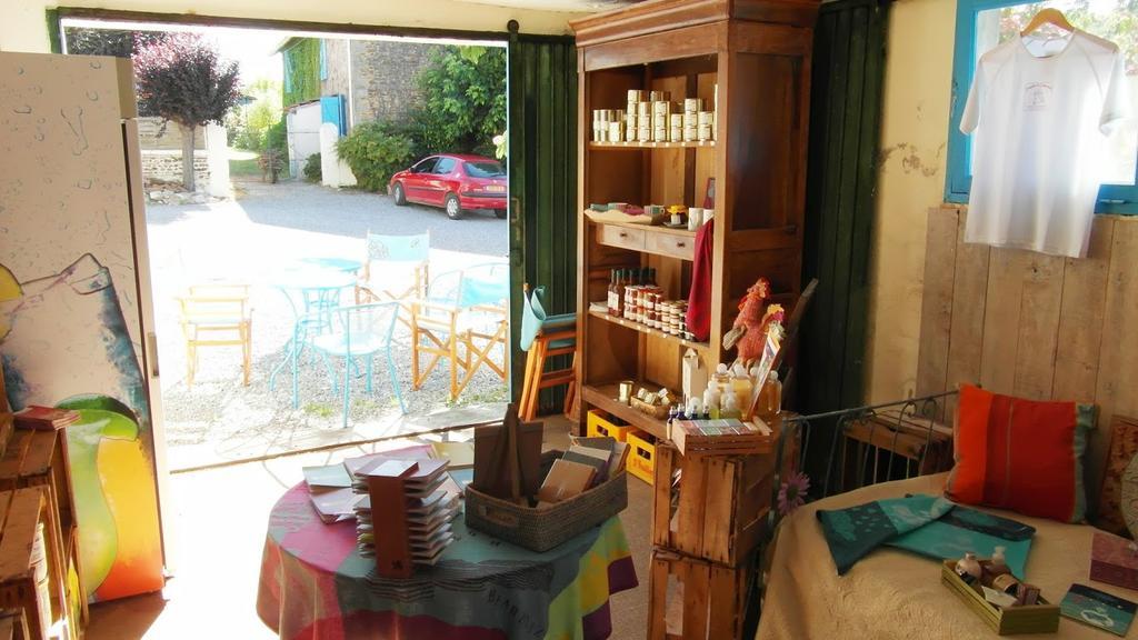 Chambres D'Hotes Domaine De Compostelle Casteide-Candau Екстериор снимка
