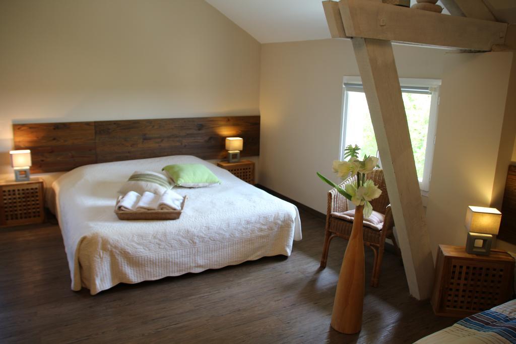 Chambres D'Hotes Domaine De Compostelle Casteide-Candau Екстериор снимка
