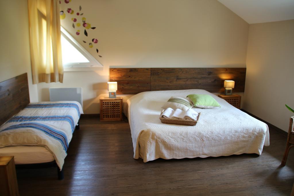 Chambres D'Hotes Domaine De Compostelle Casteide-Candau Екстериор снимка