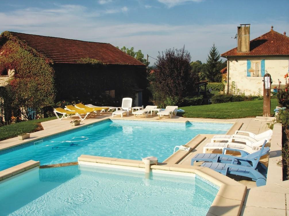 Chambres D'Hotes Domaine De Compostelle Casteide-Candau Екстериор снимка
