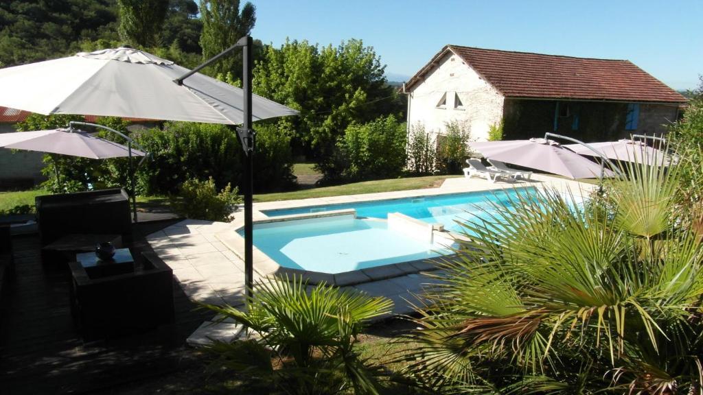 Chambres D'Hotes Domaine De Compostelle Casteide-Candau Екстериор снимка
