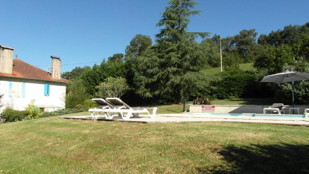 Chambres D'Hotes Domaine De Compostelle Casteide-Candau Екстериор снимка