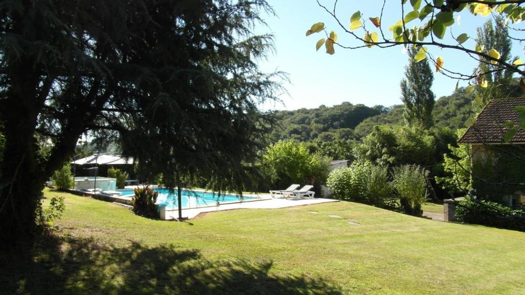 Chambres D'Hotes Domaine De Compostelle Casteide-Candau Екстериор снимка