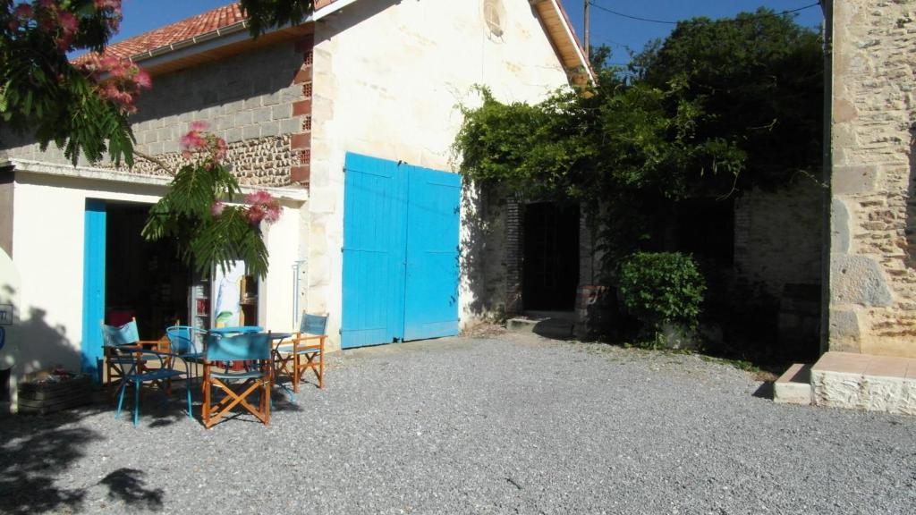 Chambres D'Hotes Domaine De Compostelle Casteide-Candau Екстериор снимка