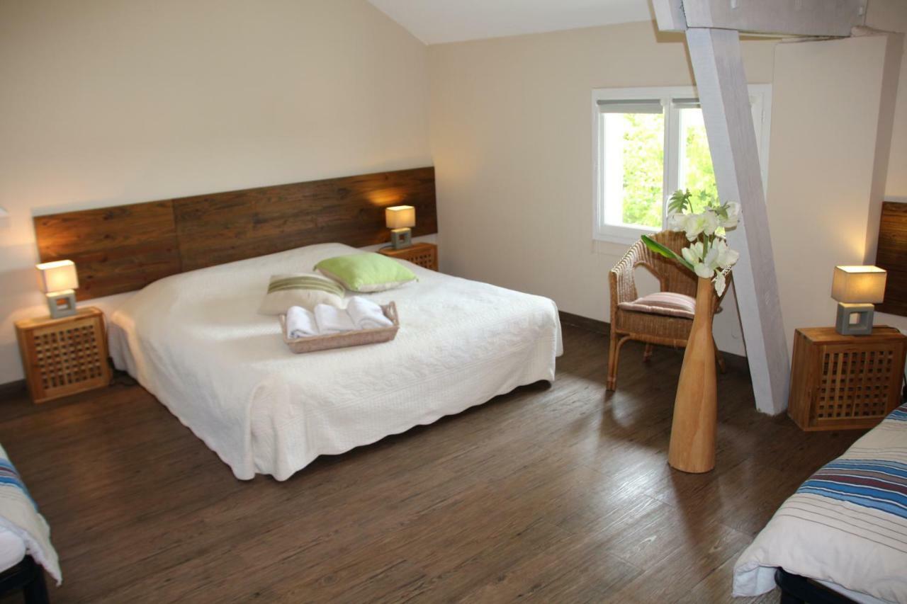 Chambres D'Hotes Domaine De Compostelle Casteide-Candau Екстериор снимка
