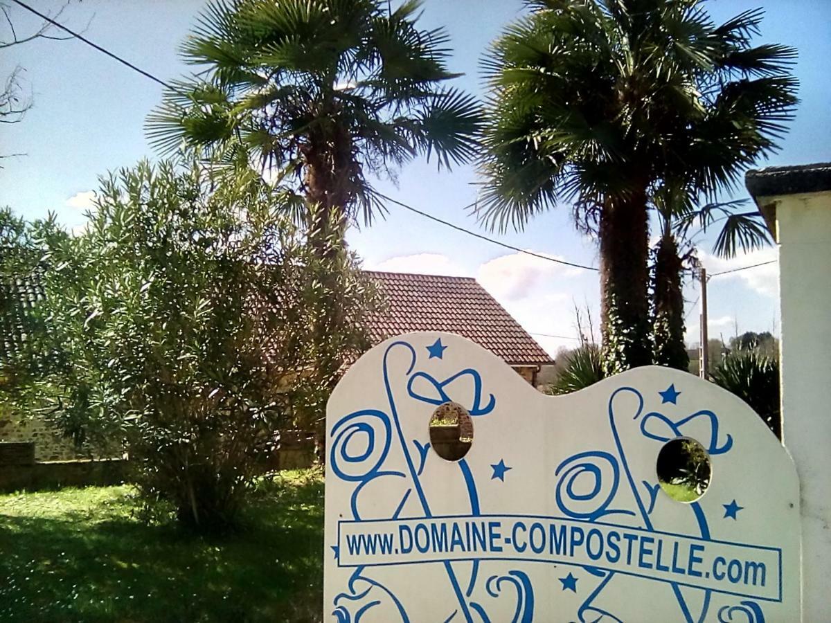 Chambres D'Hotes Domaine De Compostelle Casteide-Candau Екстериор снимка